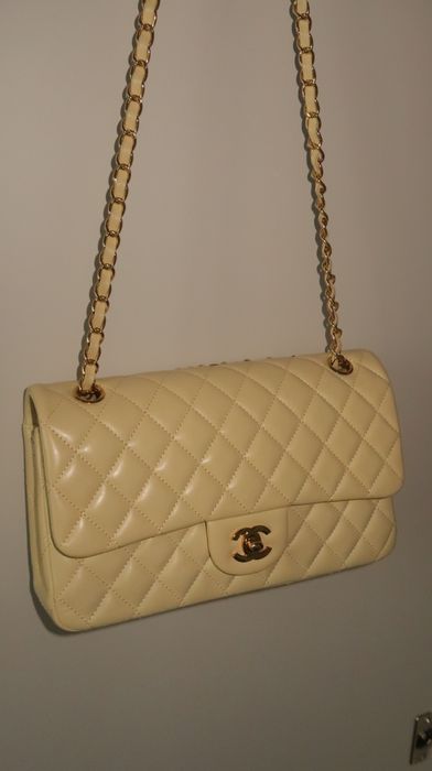 Chanel жълта чанта