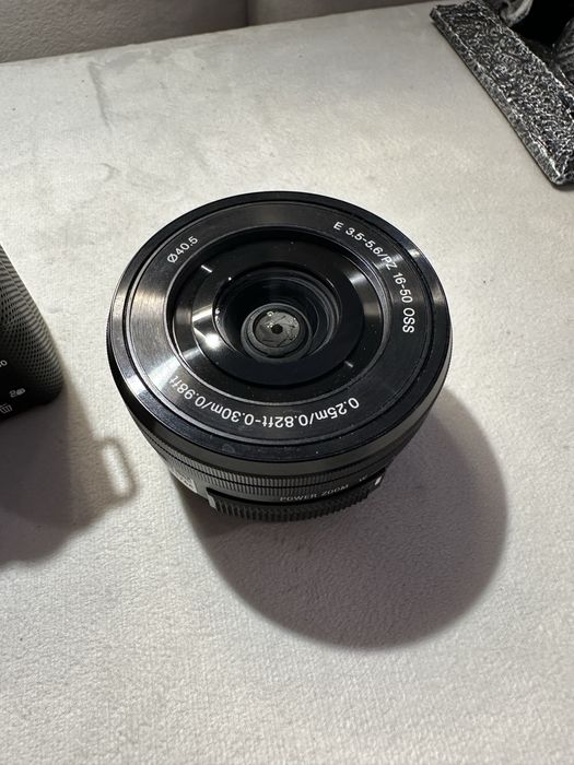 Camera Sony zv e10 / obiectiv 50mm f1.8 sony