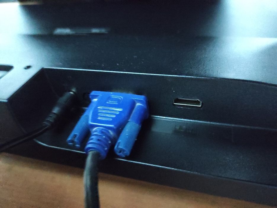 Kampyuter Srochna sotiladi