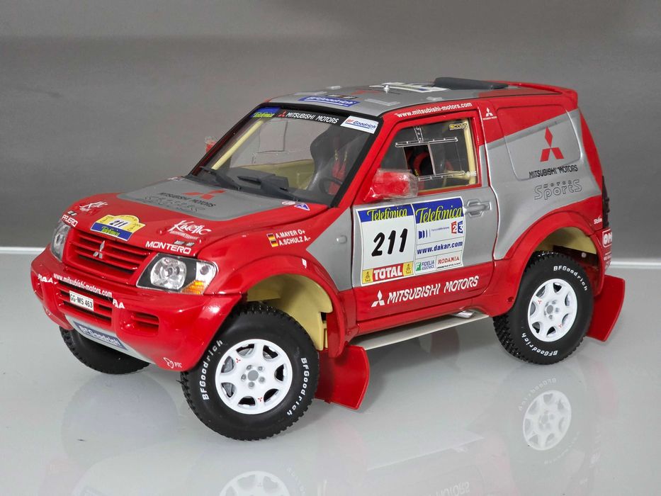 Macheta Auto 1/18 Solido Mitsubishi Pajero Dakar A Schulz