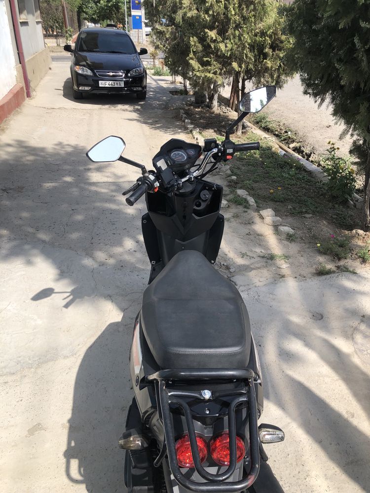Skuter benzinli 150 kub 110 tezlikga chiqadi 100 km 3 litr