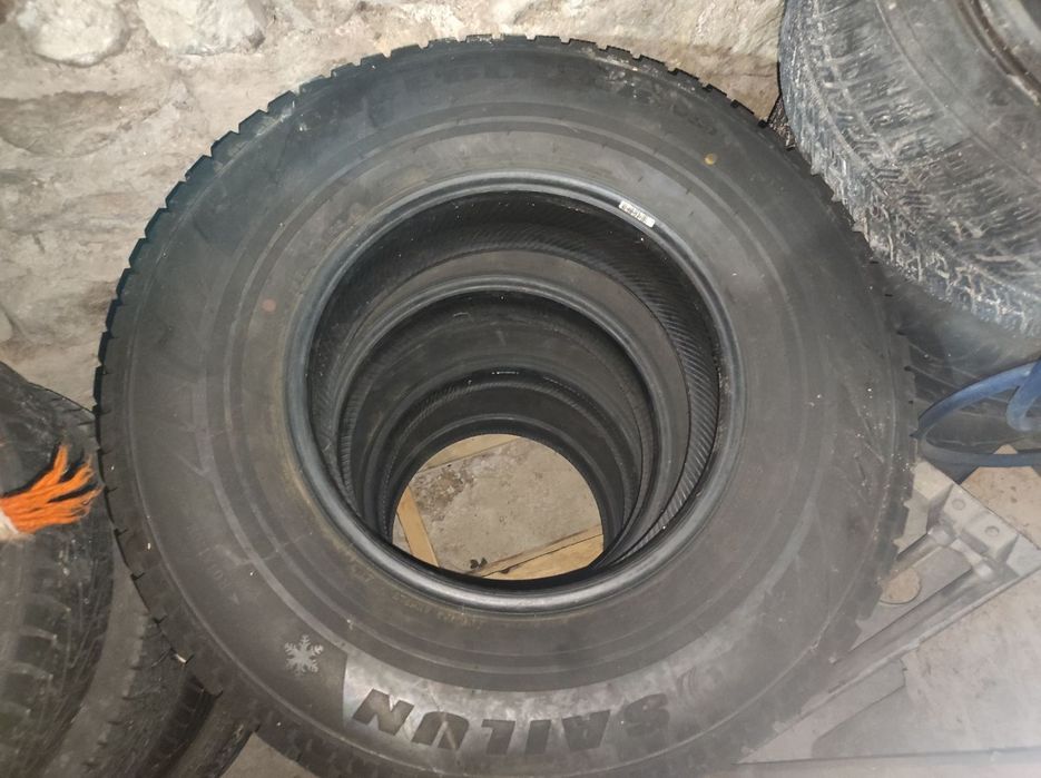 Зимни гуми 235/70/15