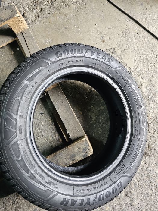 2 anvelope iarna 185 65 15 Goodyear 2019