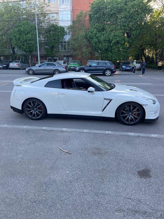 Nissan GT-R , 900 cp , 4 harti