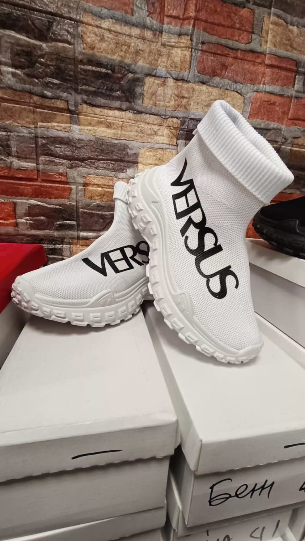 ХИТ.Дишащи спортни обувки Versi.