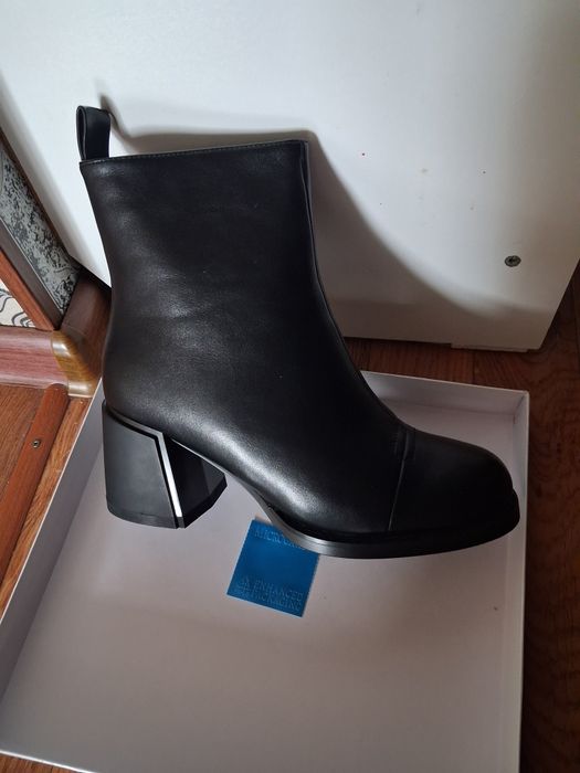 Продам Сапоги женские.