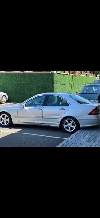 Mercedes C200