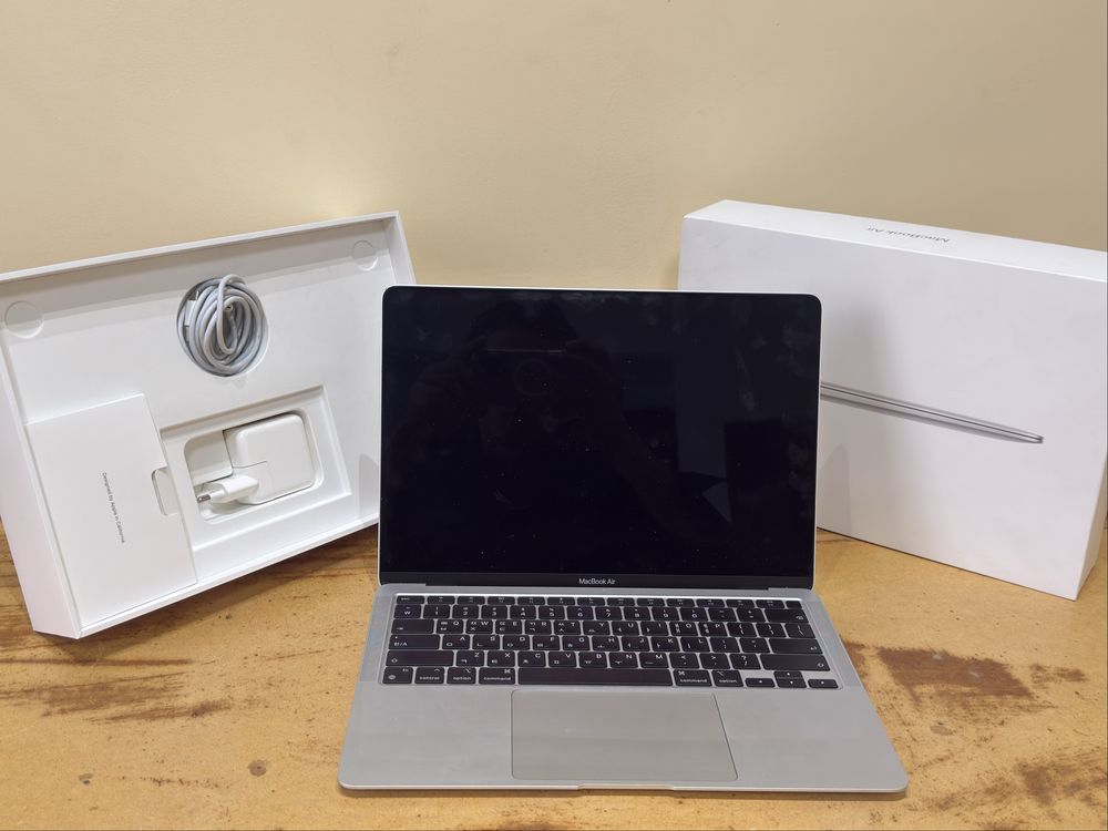 MacBook Air m1 256g