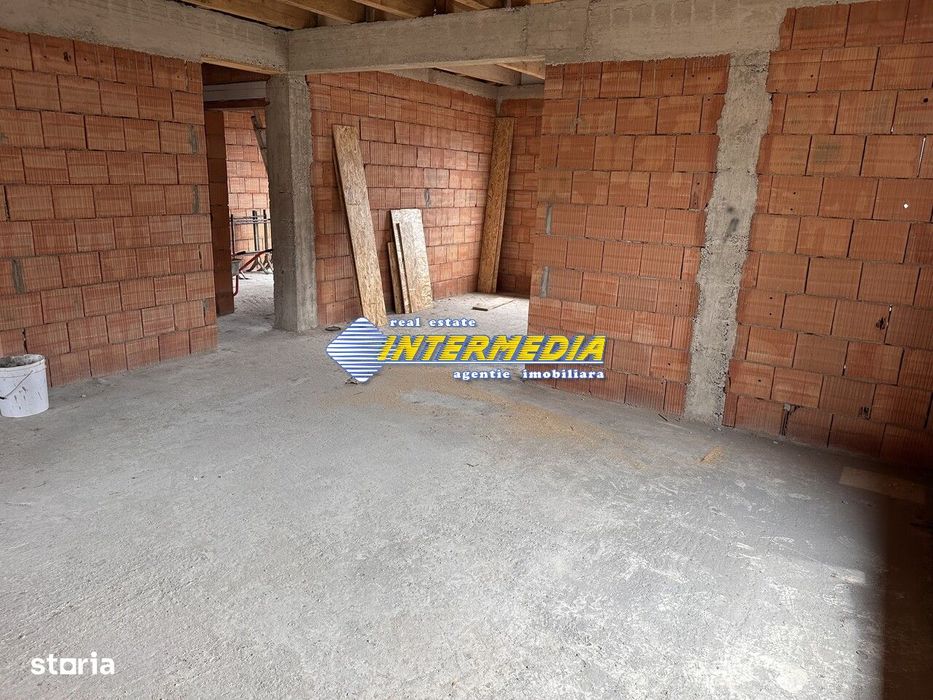 Vanzare Casa noua la rosu pe parter 127 mp construiti cu terasa si
