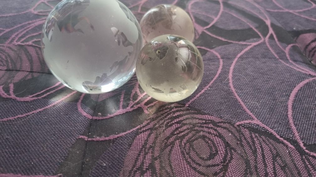 Стъклени глобуси