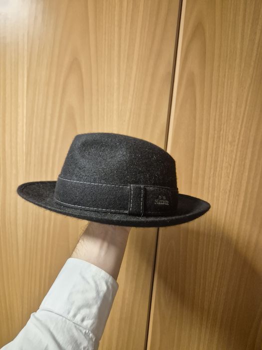 Vand palarie neagra, marca Mayser, noua