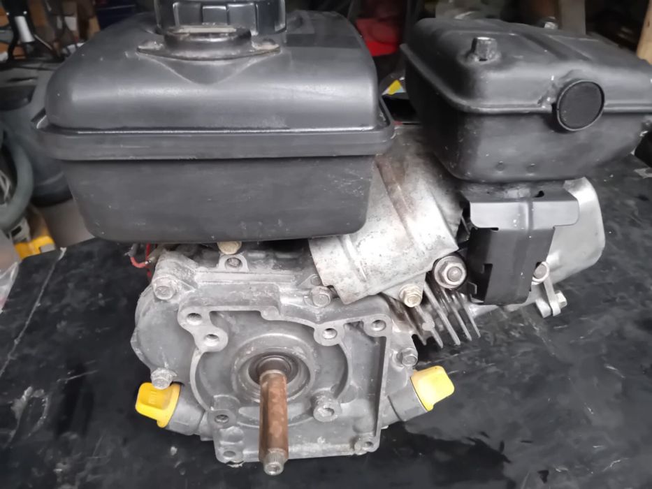 Motor MITSUBISHI GM 82P 2.4 ps