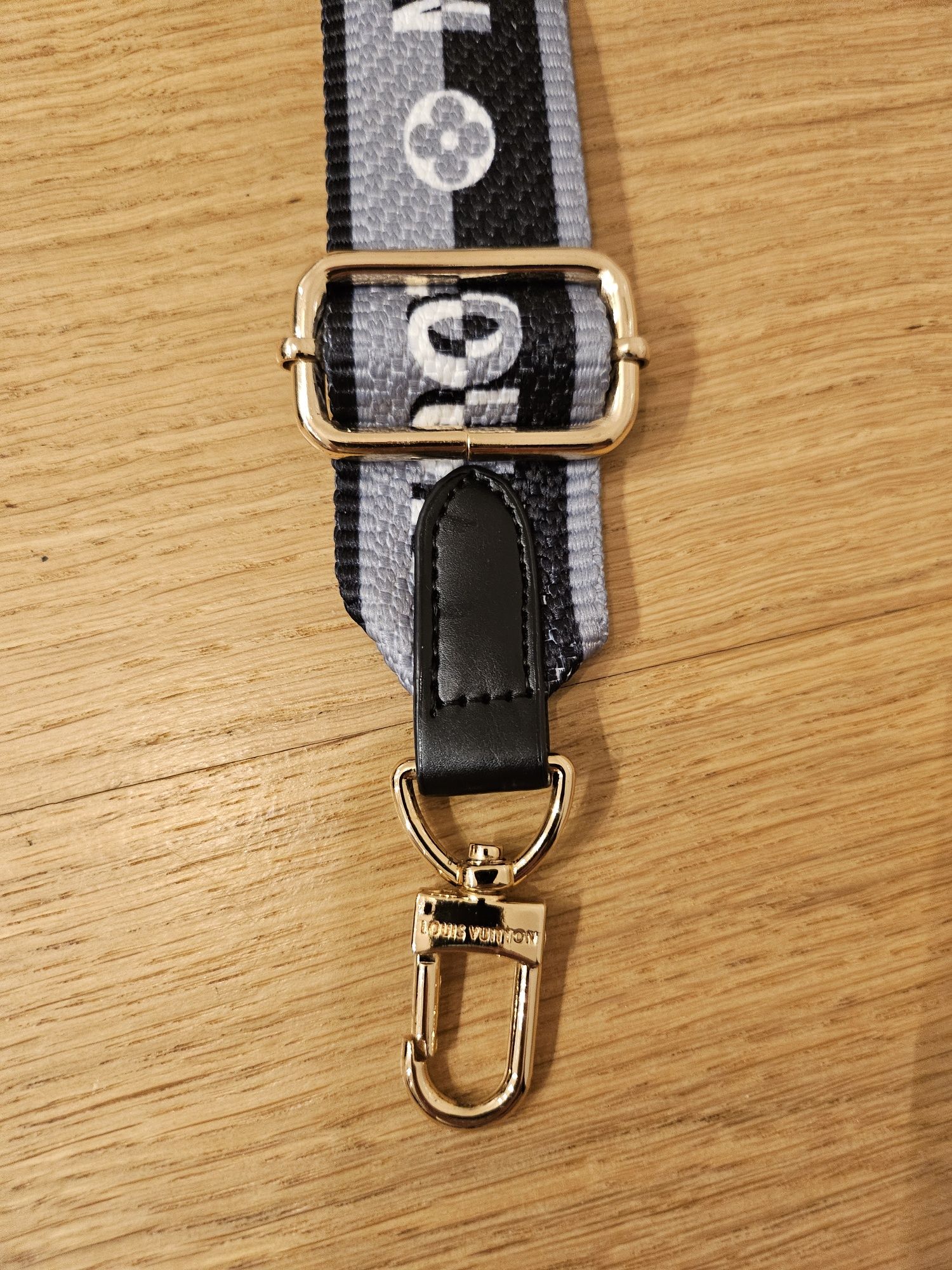 L Vuitton дръжка за чанта