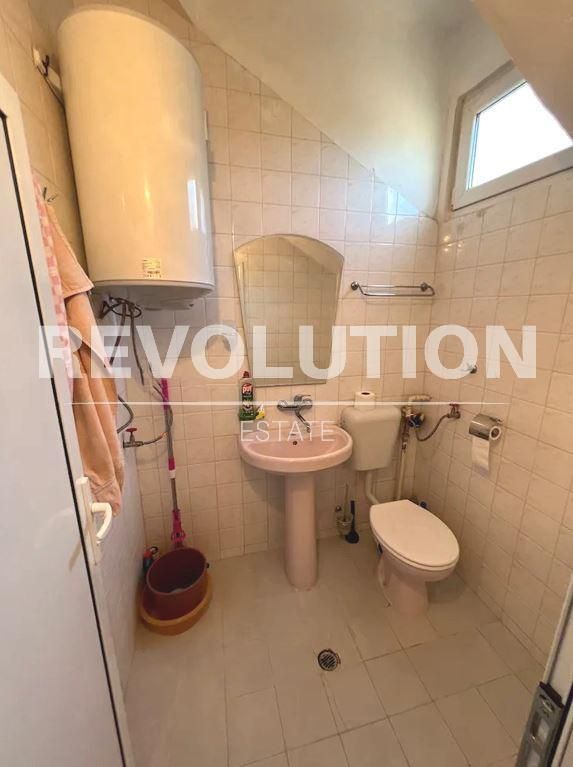 Дава се под наем Къща в Варна, м-т Св. Никола - 200 кв.м за 1300 € - Снимка #8