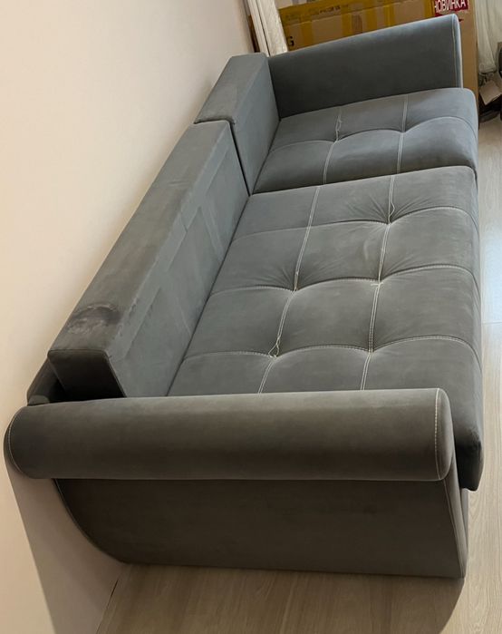 Диван серого цвета