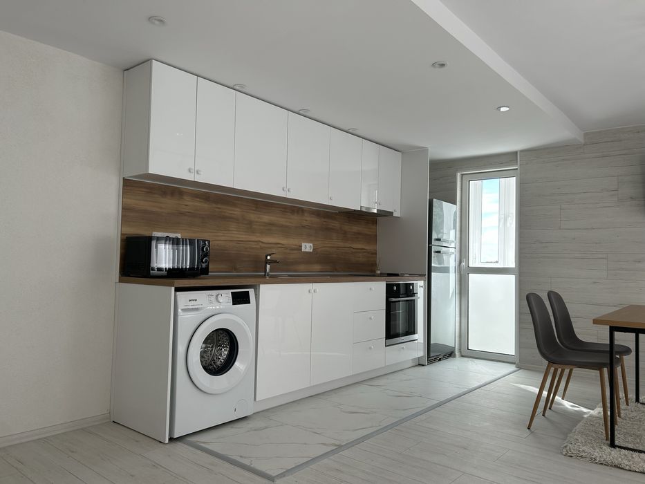Дава се под наем Двустаен апартамент в Шумен, 2-ри корпус - 68 кв.м за 408 € - Снимка #2