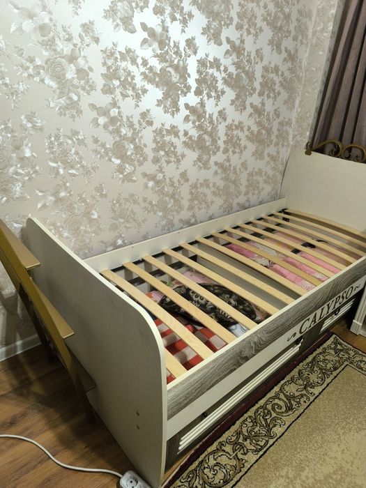 Кровать односпальная