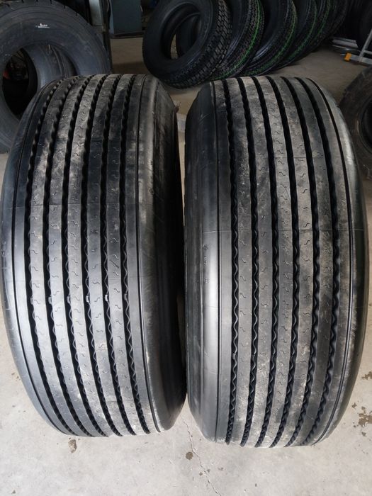 Vând două anvelope resapate 425/65R22,5