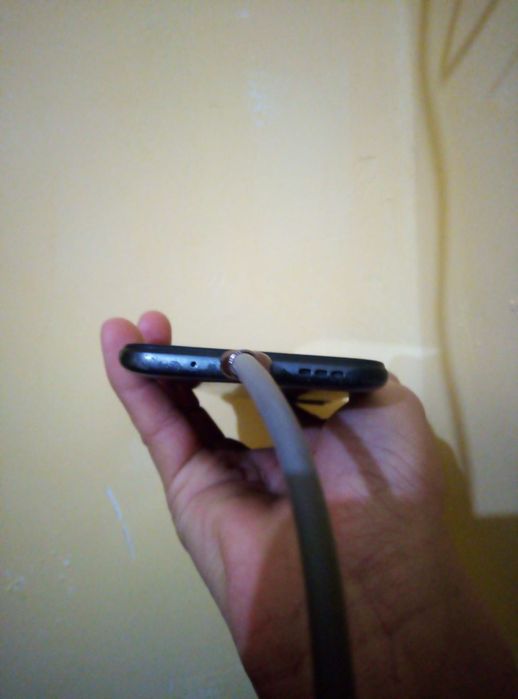 Redmi 10a 4ga 64 gb faqat 1 simda ishlidi karobka dakument yoq