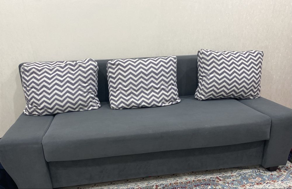 Продам диван, тахта