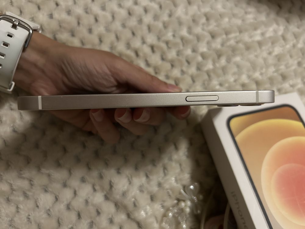 Iphone 12 white , 64GB , като нов