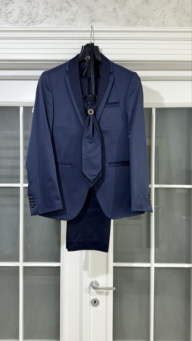Costum elegant slim fit