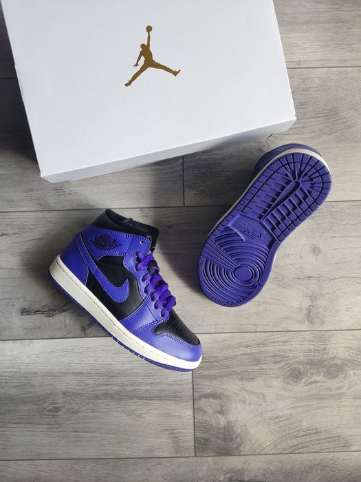 Air Jordan 1 Mid Black Purple