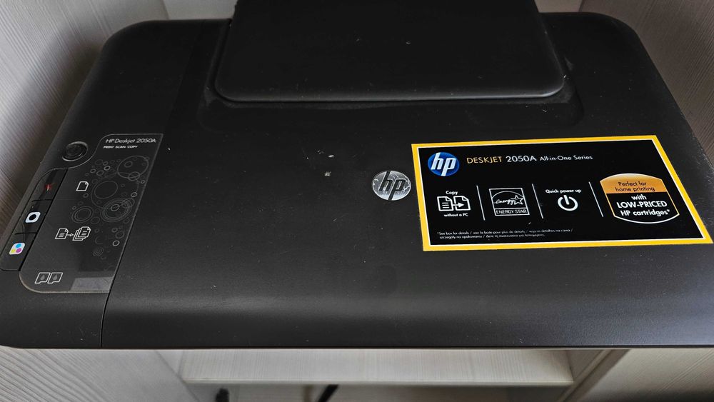 Принтер- сканер HP Deskjet 2050A