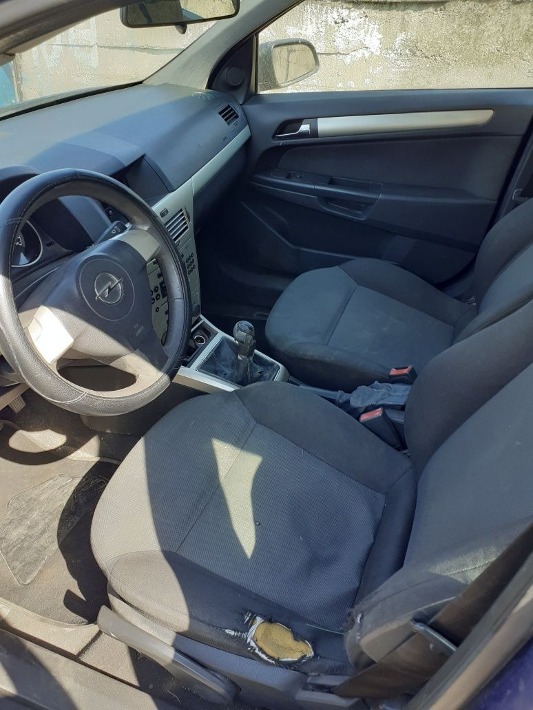 Vând Opel astara h