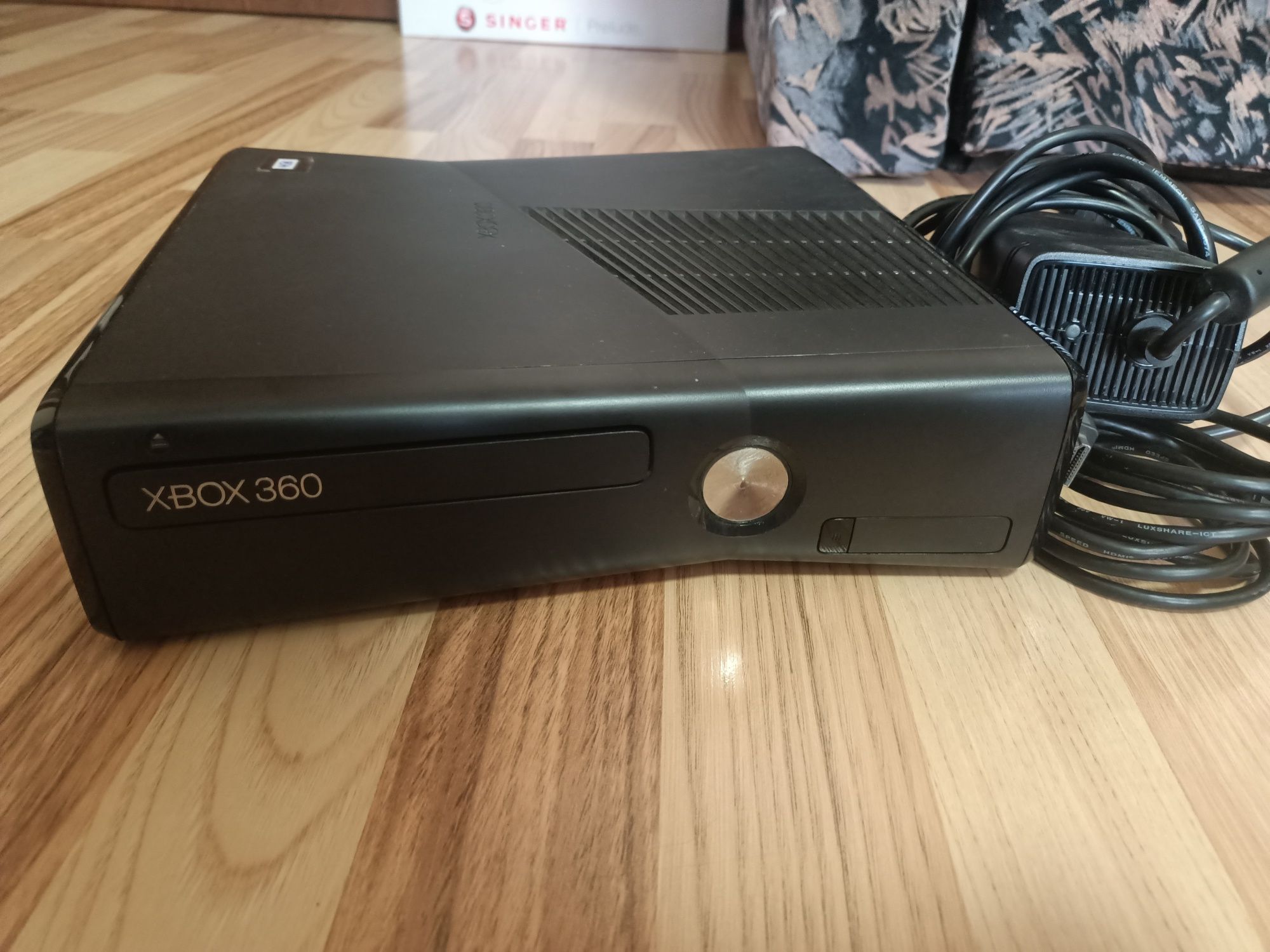 Xbox 360+jocuri și controlere