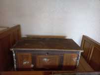 Vând mobilier vechi de la tara