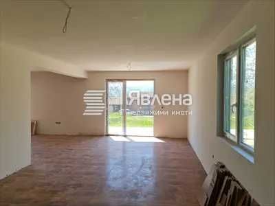 Продавам къща с цена на апартамент в София