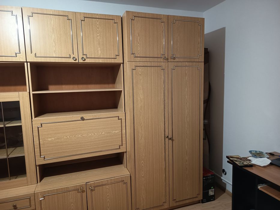 Bibliotecă de vânzare