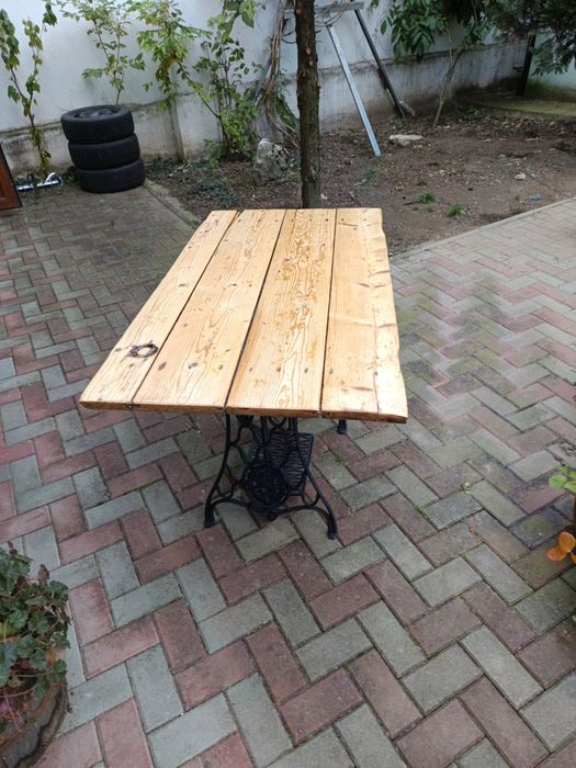 Masa exterior blat larice dintr-o bucata