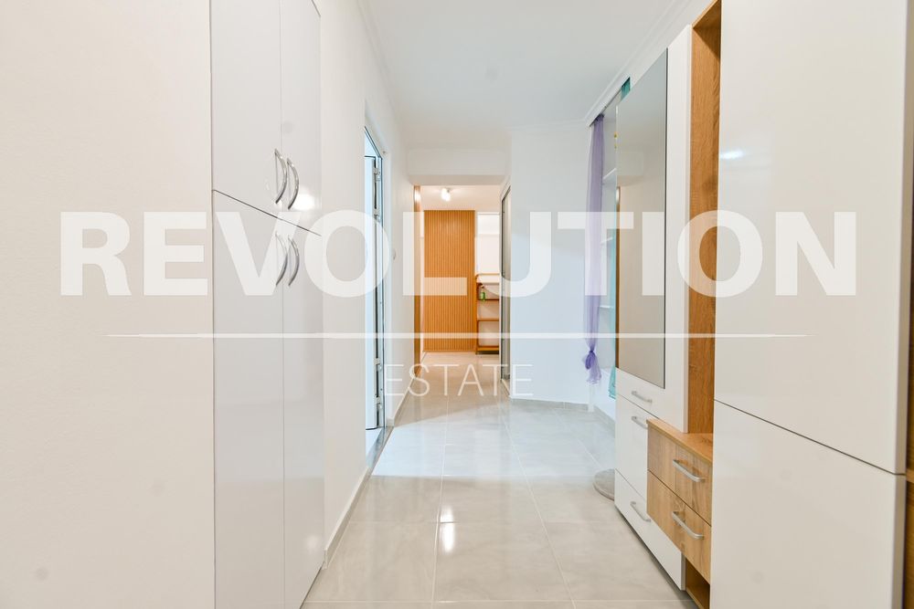 Дава се под наем Тристаен апартамент в София, Център - 108 кв.м за 1200 € - Снимка #9