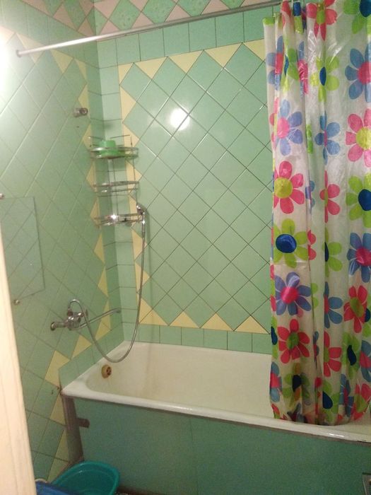 Сдаётся 2 комнатная переделаная в 3 ком