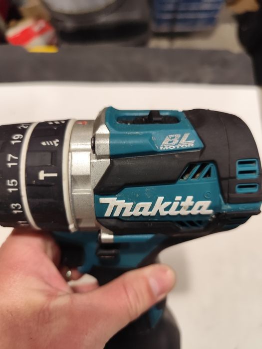 Безчетков удърен акумулаторен винтоверт Макита Makita DHP484 + 5Ah