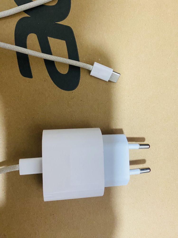 Продам зарядное устроиство айфон 16