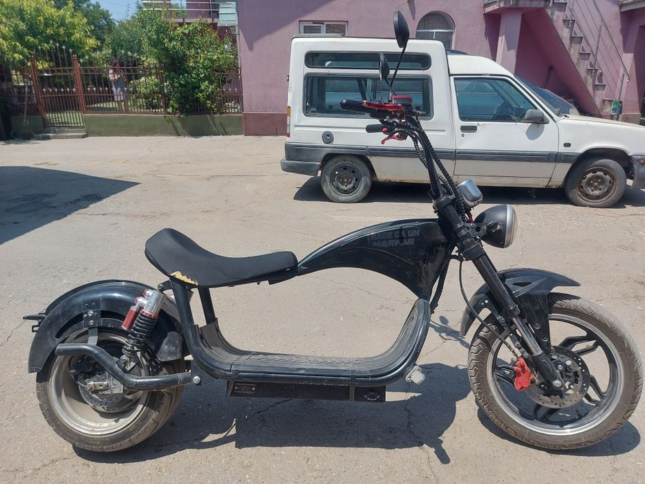 Vând scuter electric chopper 1500w baterie 12h