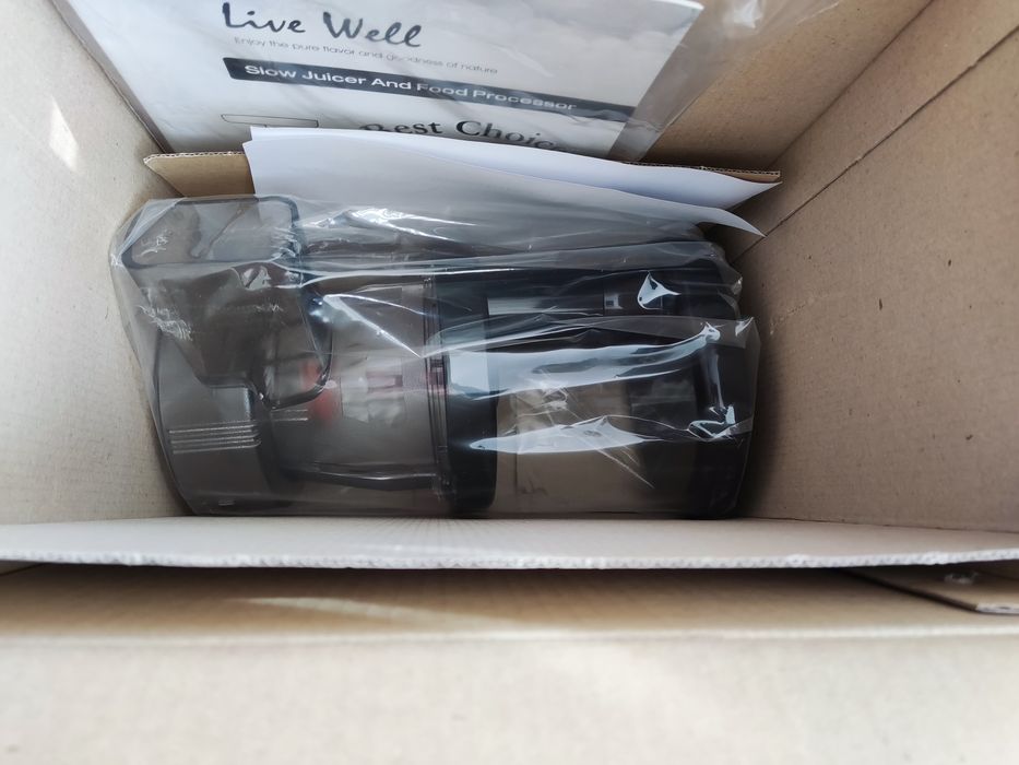 Бавно оборотна сокоизтисквачка и блендер за смути