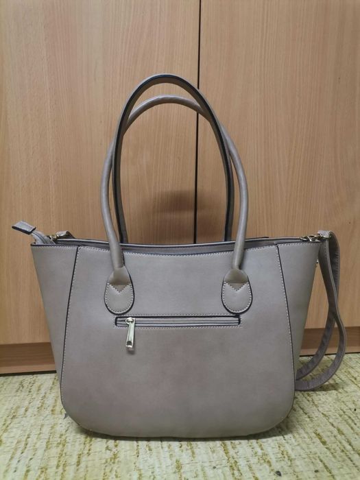 Дамска чанта (голяма, практична)