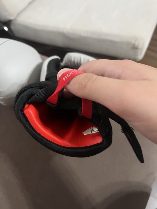 Manusi box decathlon outshock