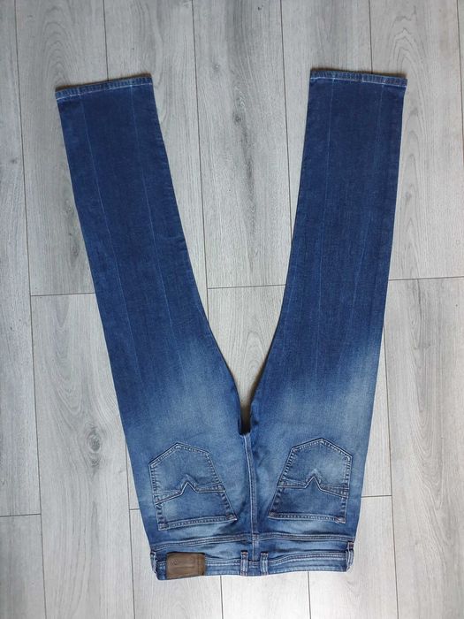 Blugi DIESEL "Larkee-Relaxed" - Marime W32 L32 (Talie 86 cm)