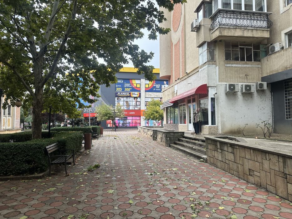 DE INCHIRIAT spatiu comercial CENTRU