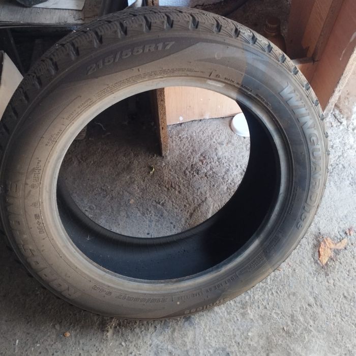 Продам зимние шины 215/55R17