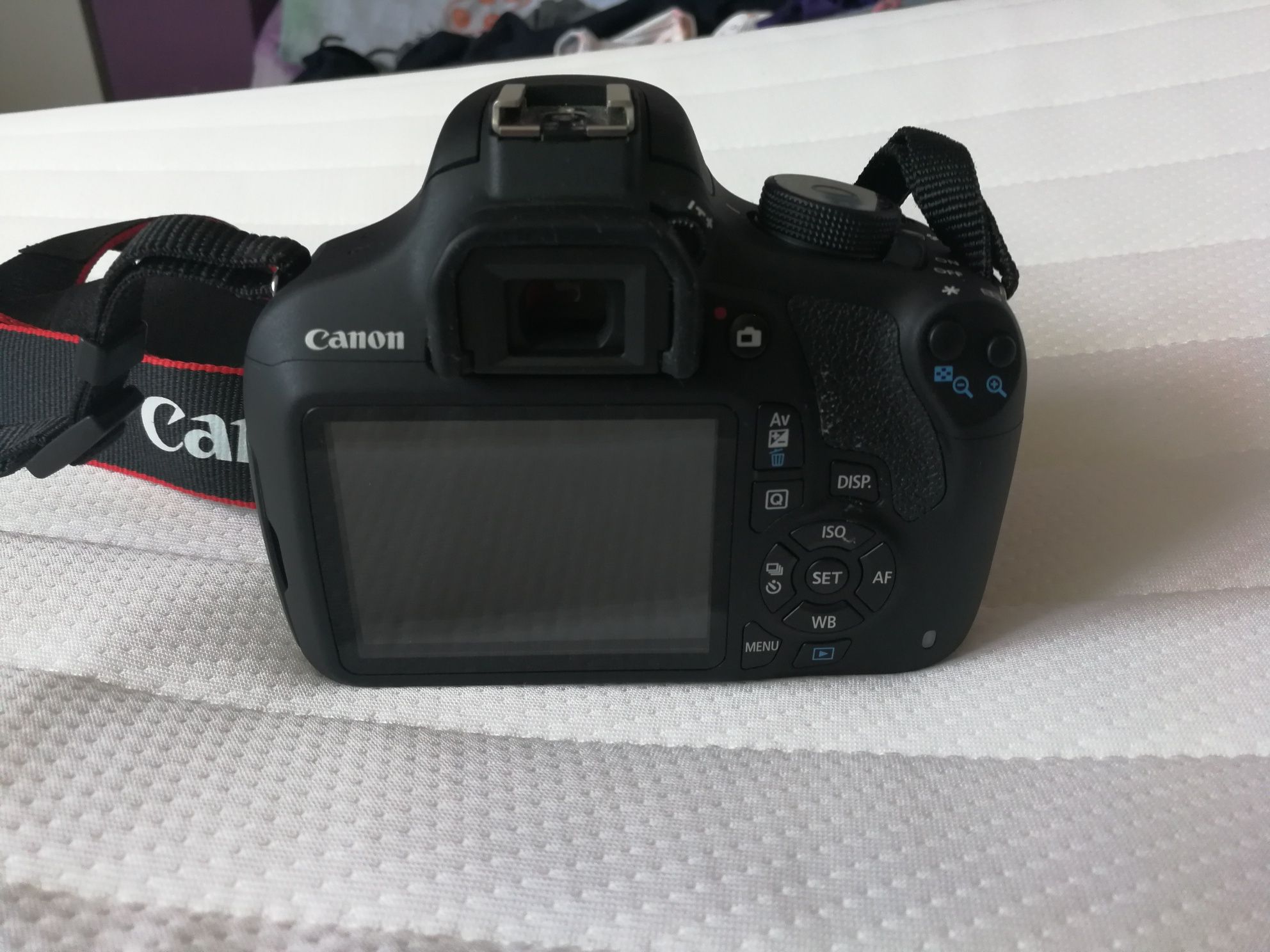 Фотоапарат CANON EOS 1200D