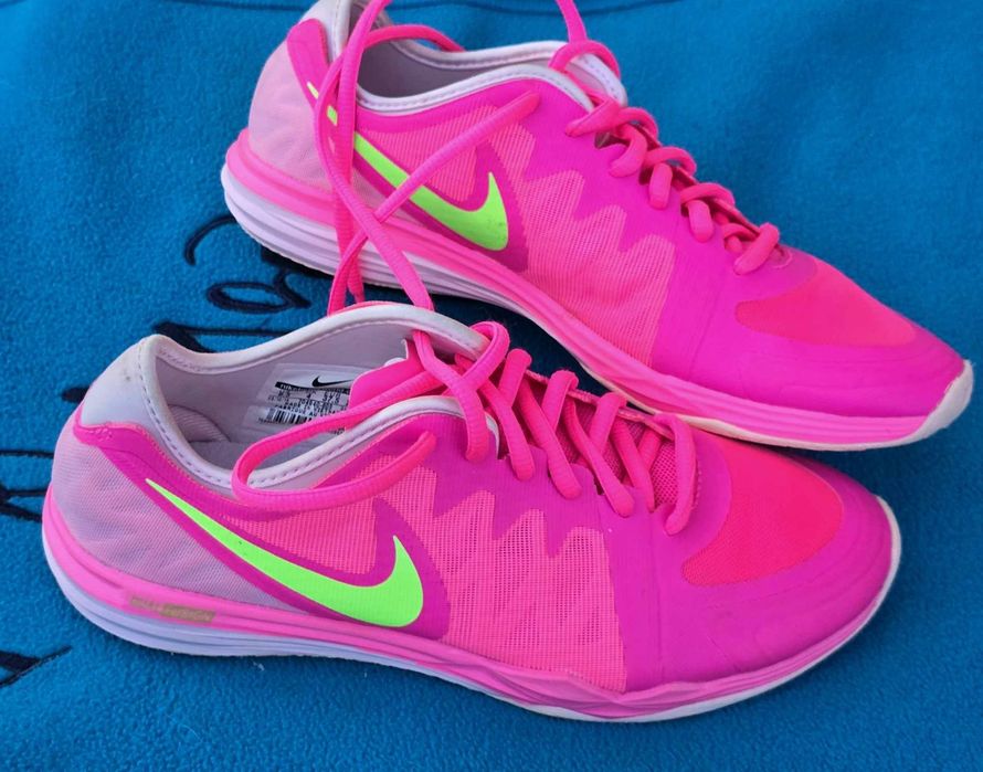 Nike оригинални дамски сникърси 37.5 номер