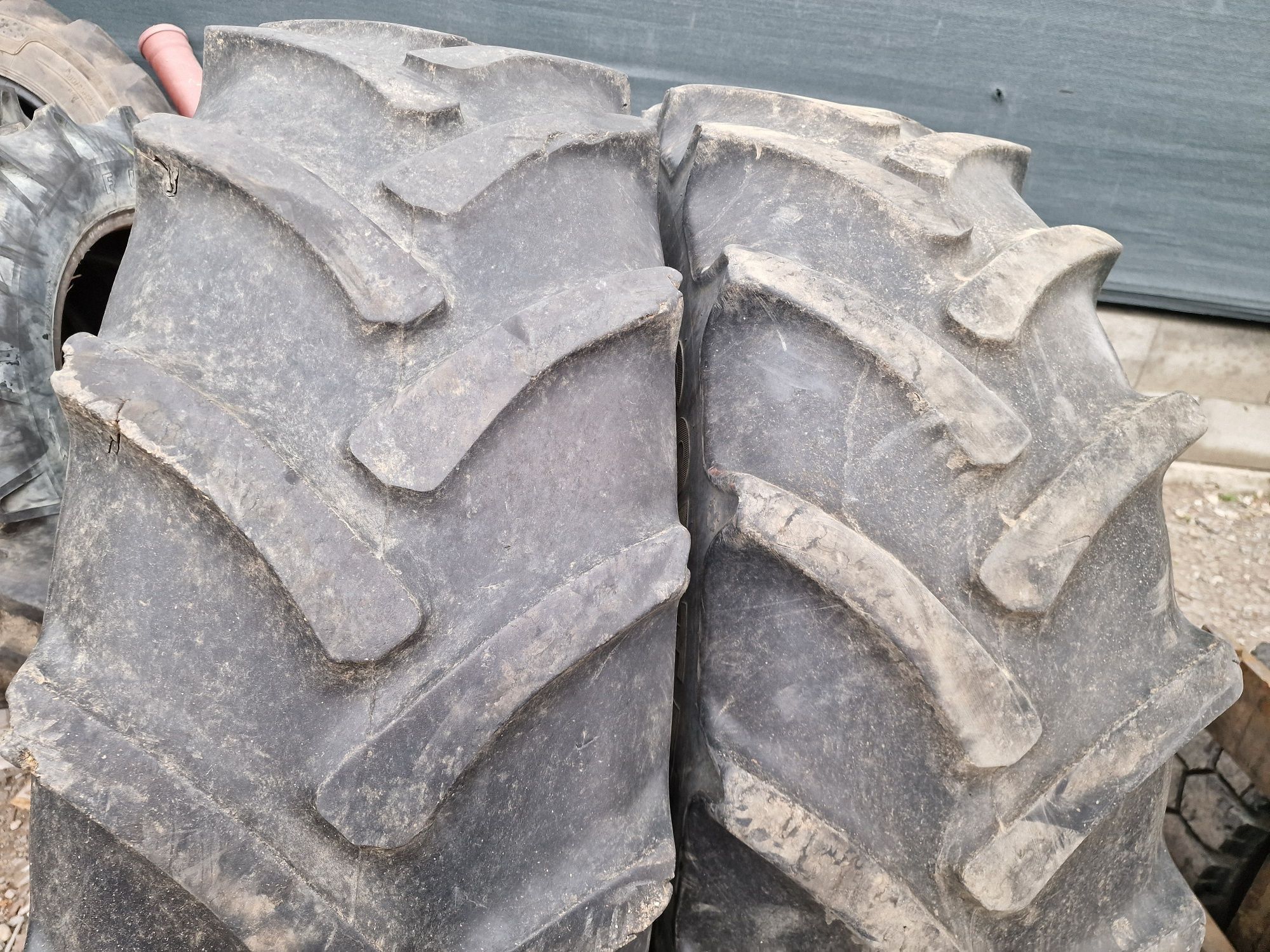 ANVELOPE agricole 14.9R28 (380/85R28) marca Continental
