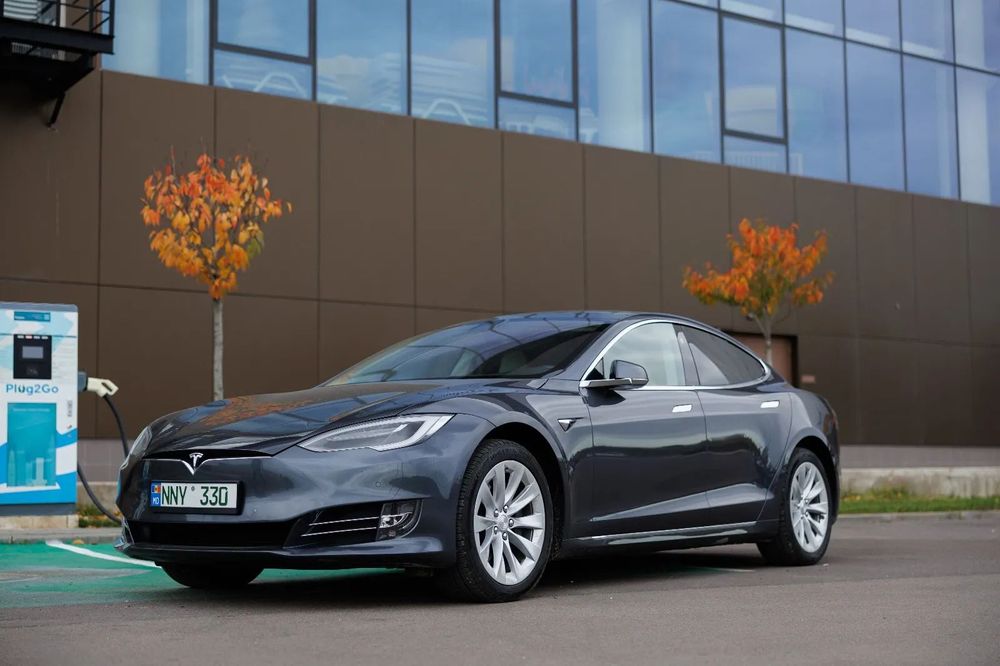 Tesla Model S Stare Perfecta