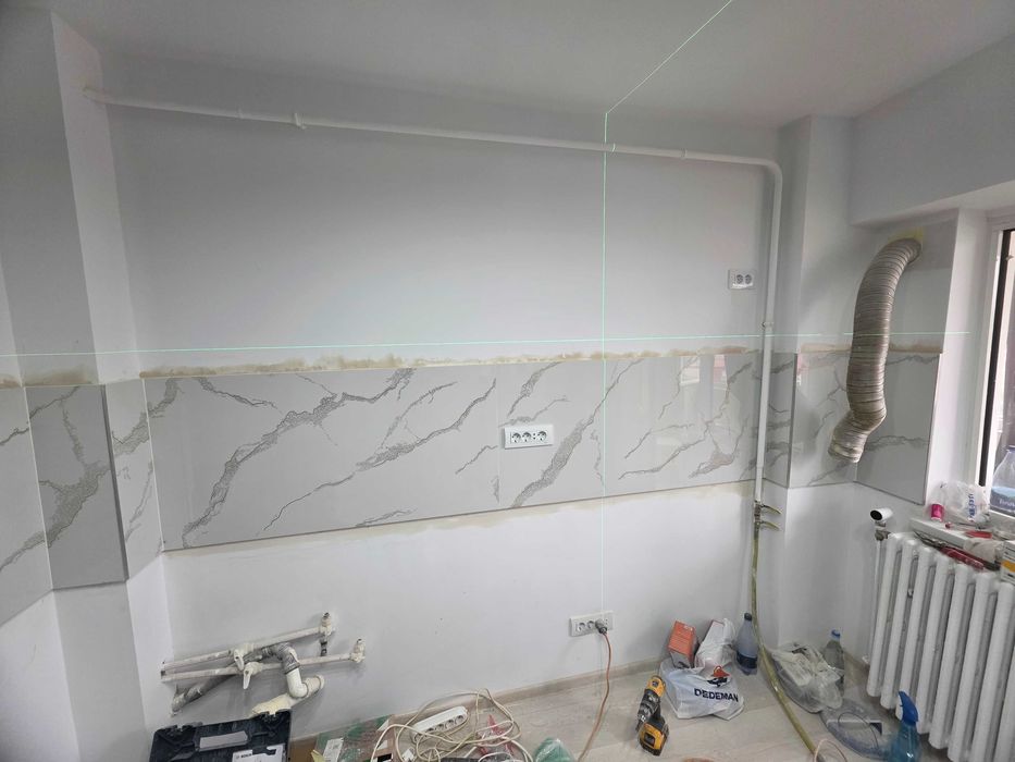 LAX 300 Nivela laser 2 linii incrucisate si 2 puncte fir cu plumb